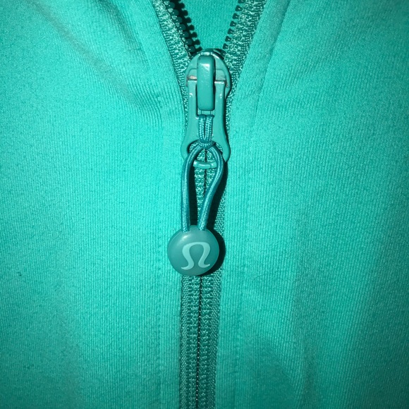 Teal lulu lemon hoodie size 10. - Picture 3 of 4